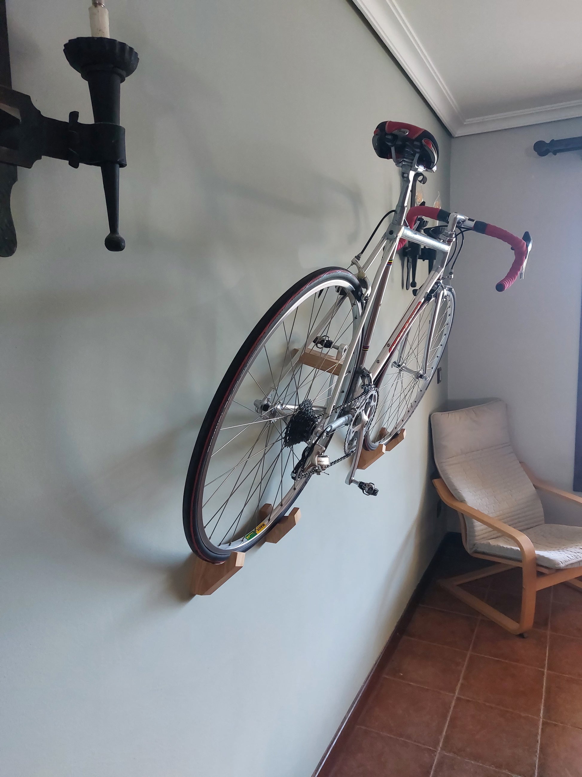 diy fahrrad wandhalterung Minimalistische Fahrrad-Wandhalterung – Mraxs